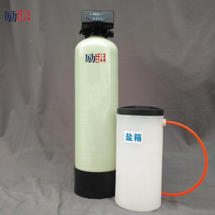 單閥單罐全自動軟水器 (1) 單閥單罐全自動軟水器 (1)